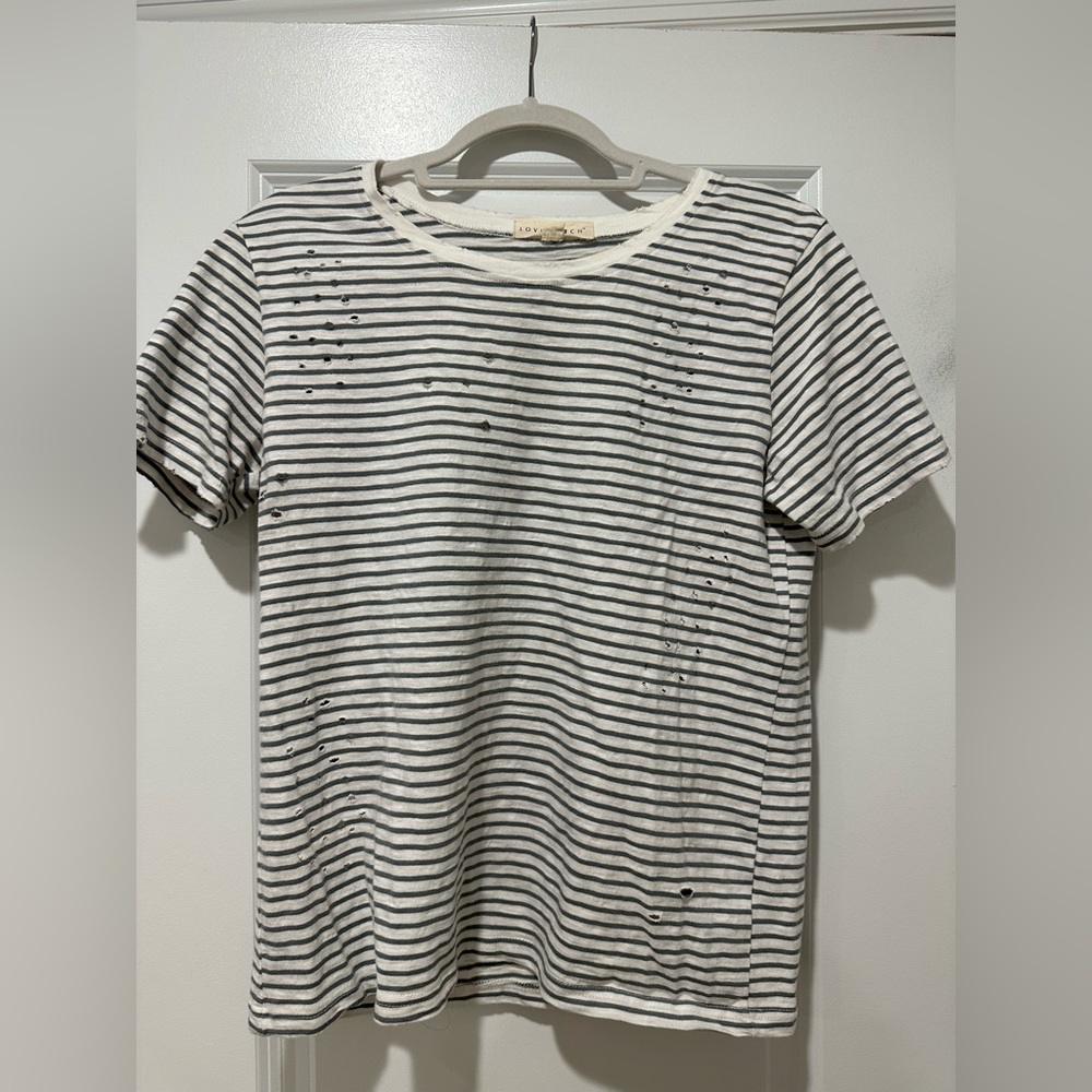 VICI distressed top